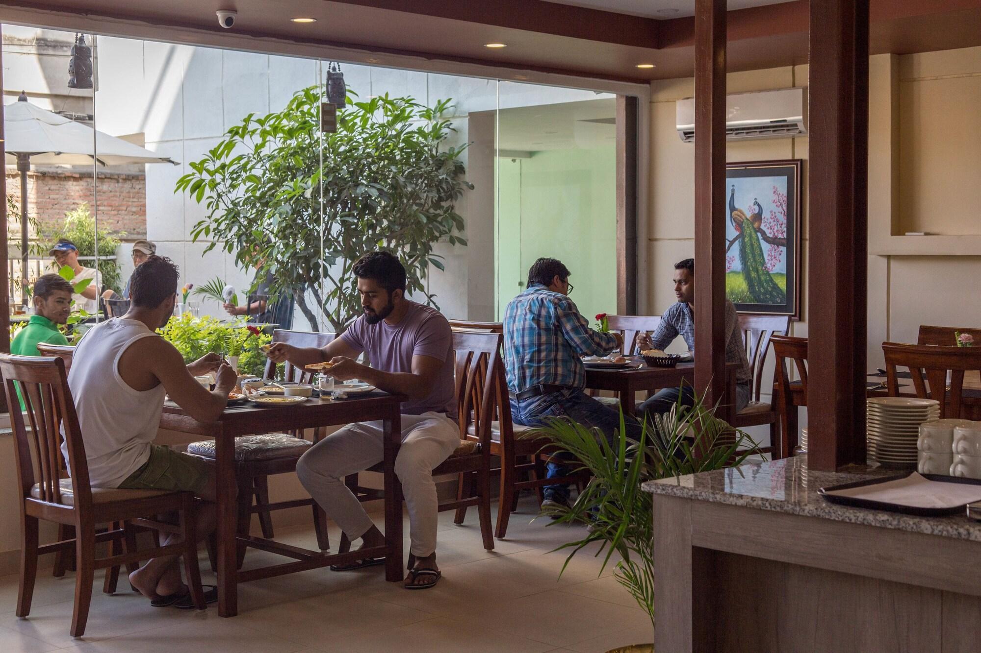 Restaurant Oasis Kathmandu Hotel