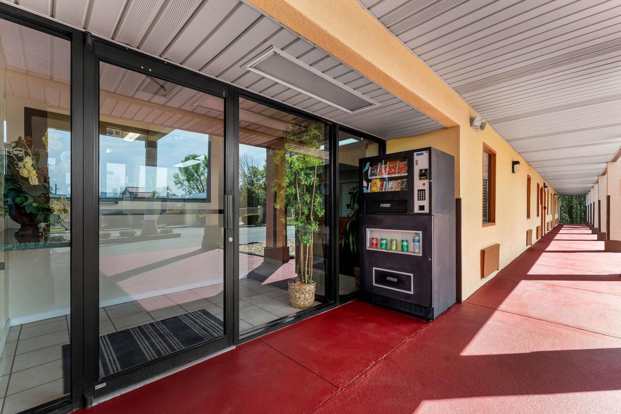 Restaurant Americas Best Value Inn Montezuma