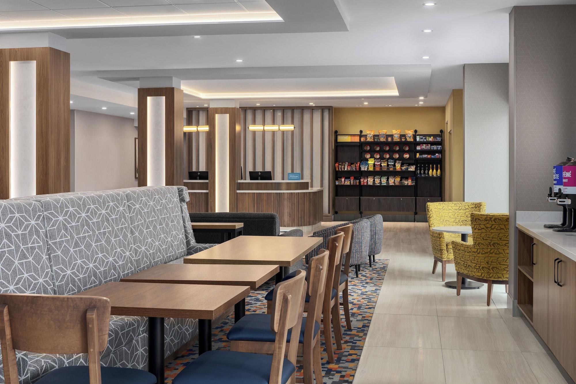 Vista Lobby Hampton Inn by Hilton Montreal East Anjou