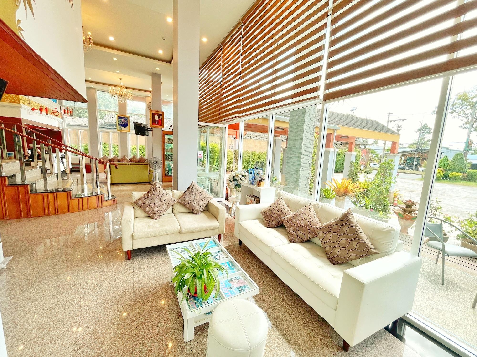 Varios Peak Boutique City Hotel