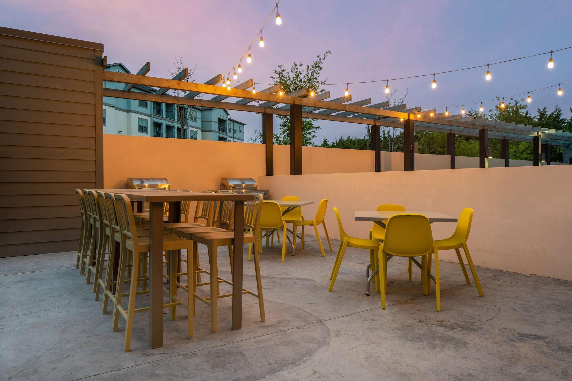 Restaurant Home2 Suites by Hilton Rowlett Rockwall Marina