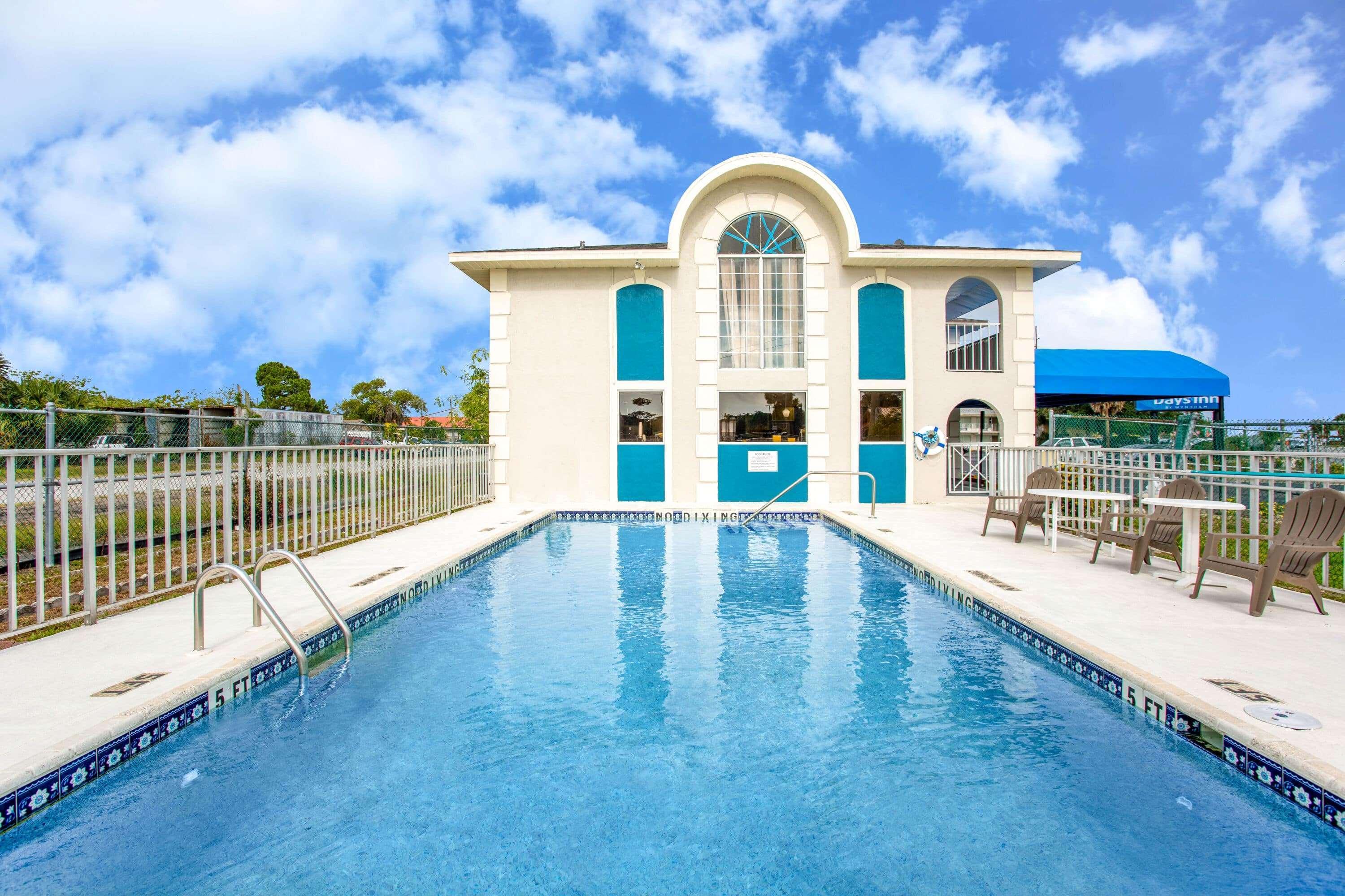Vista Piscina Days Inn By Wyndham Apopka Orlando