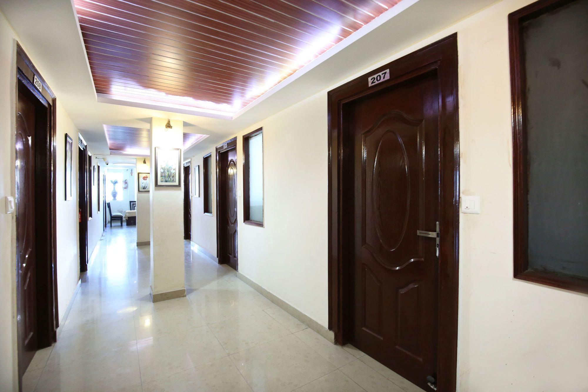 Varios OYO 8865 Hotel Baj Celebration