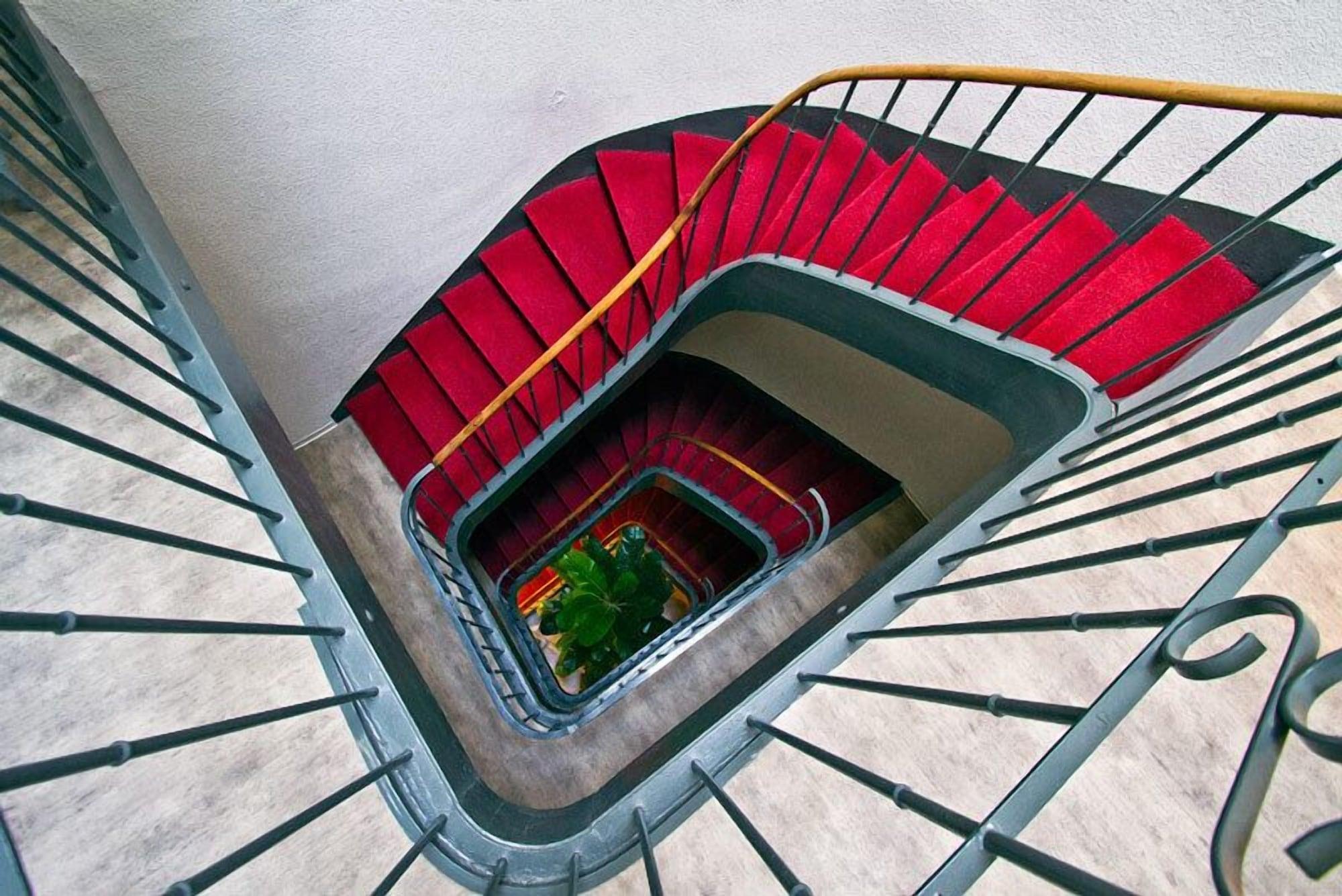 Varios Le Céretan Hôtel