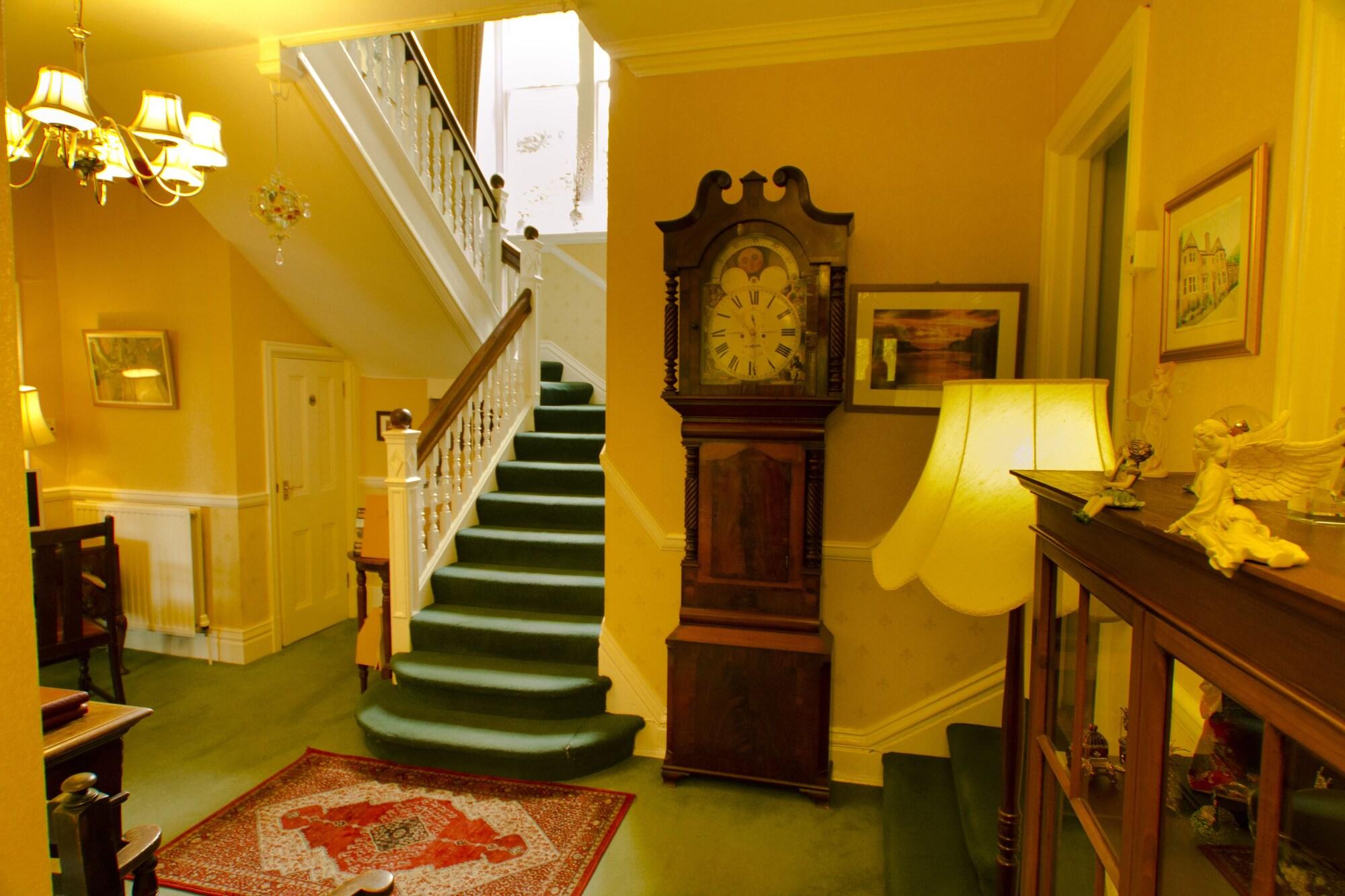 Vista Lobby Trehaven Manor