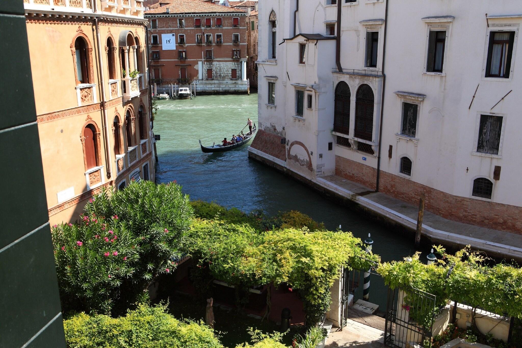 Vista Exterior Pensione Accademia - Villa Maravege