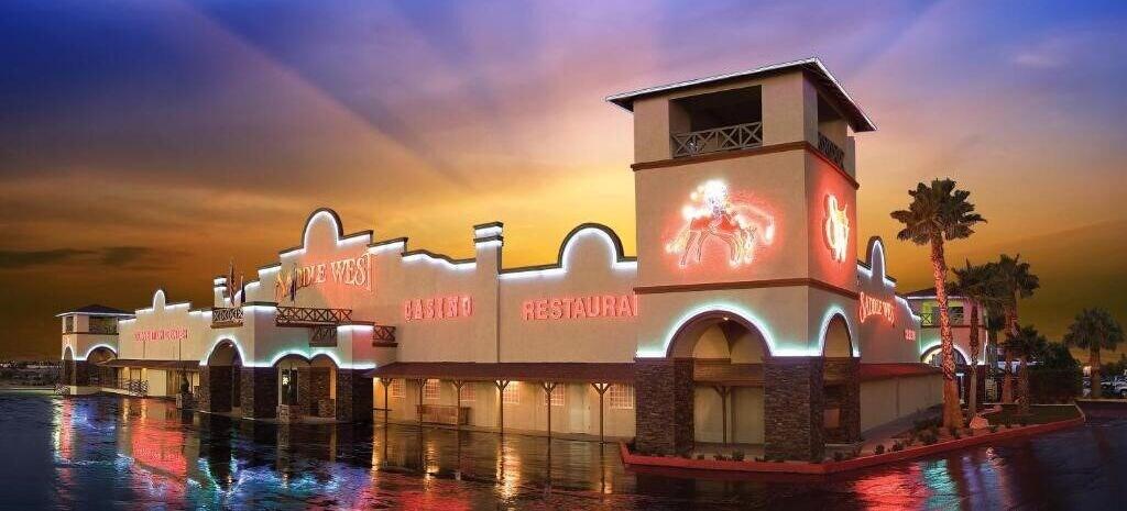 Varios Saddle West Hotel and Casino and RV Park