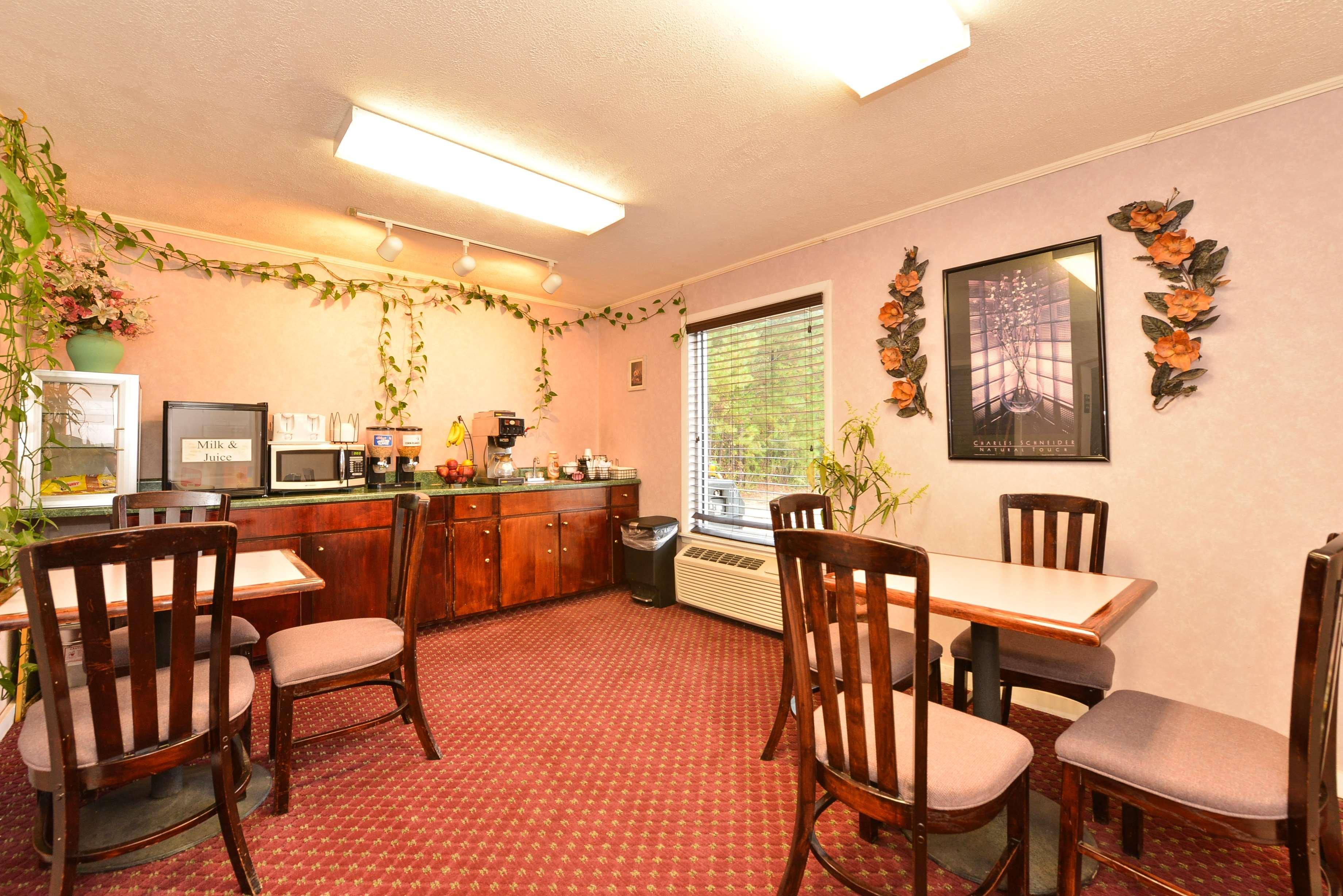 Restaurant Americas Best Value Inn Heflin