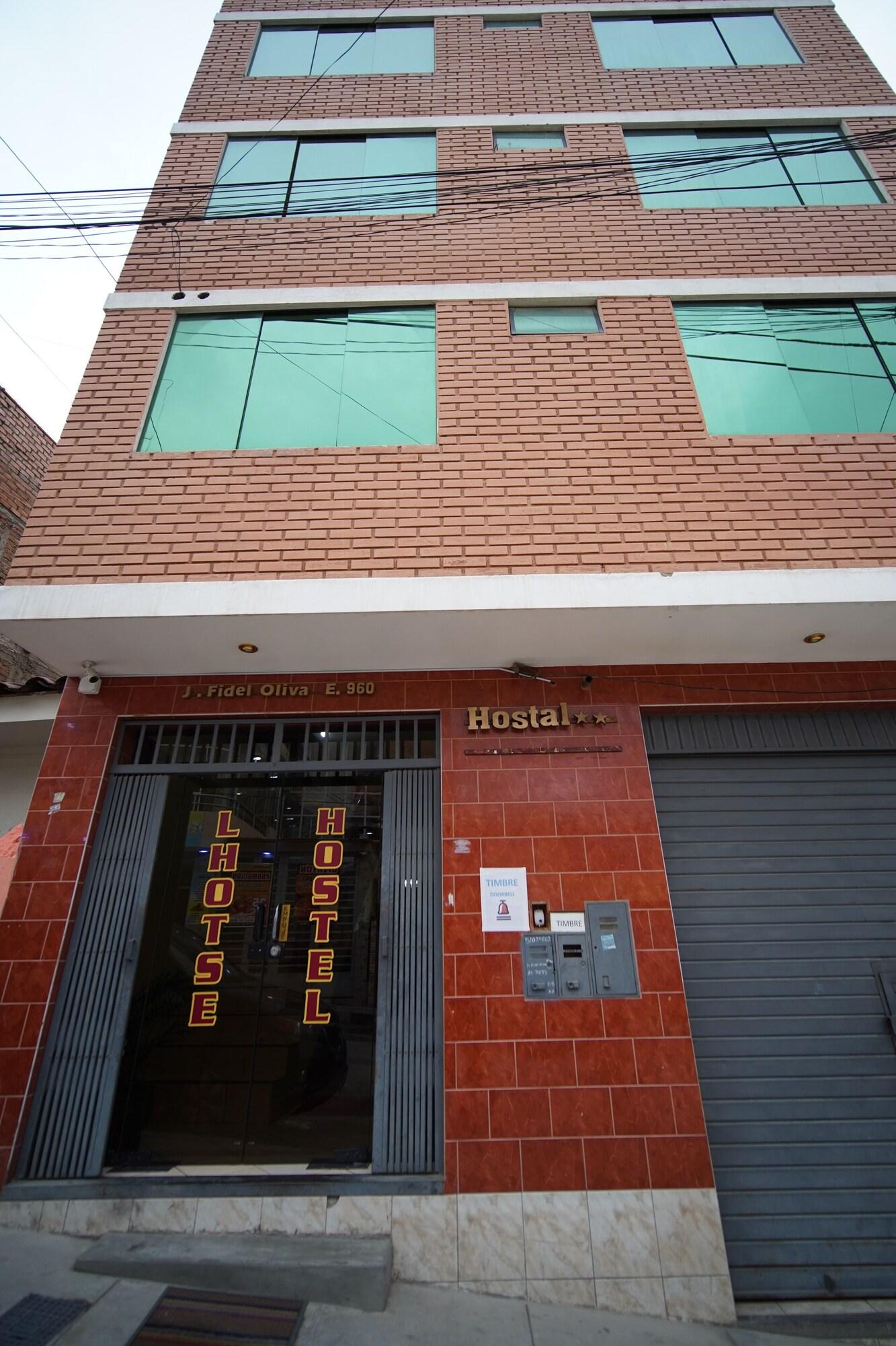 Vista Exterior Lhotse Hostel B&B Huaraz