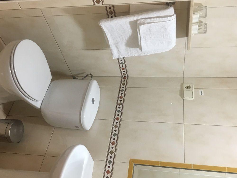 Baño Hostal Conchita Legazpi