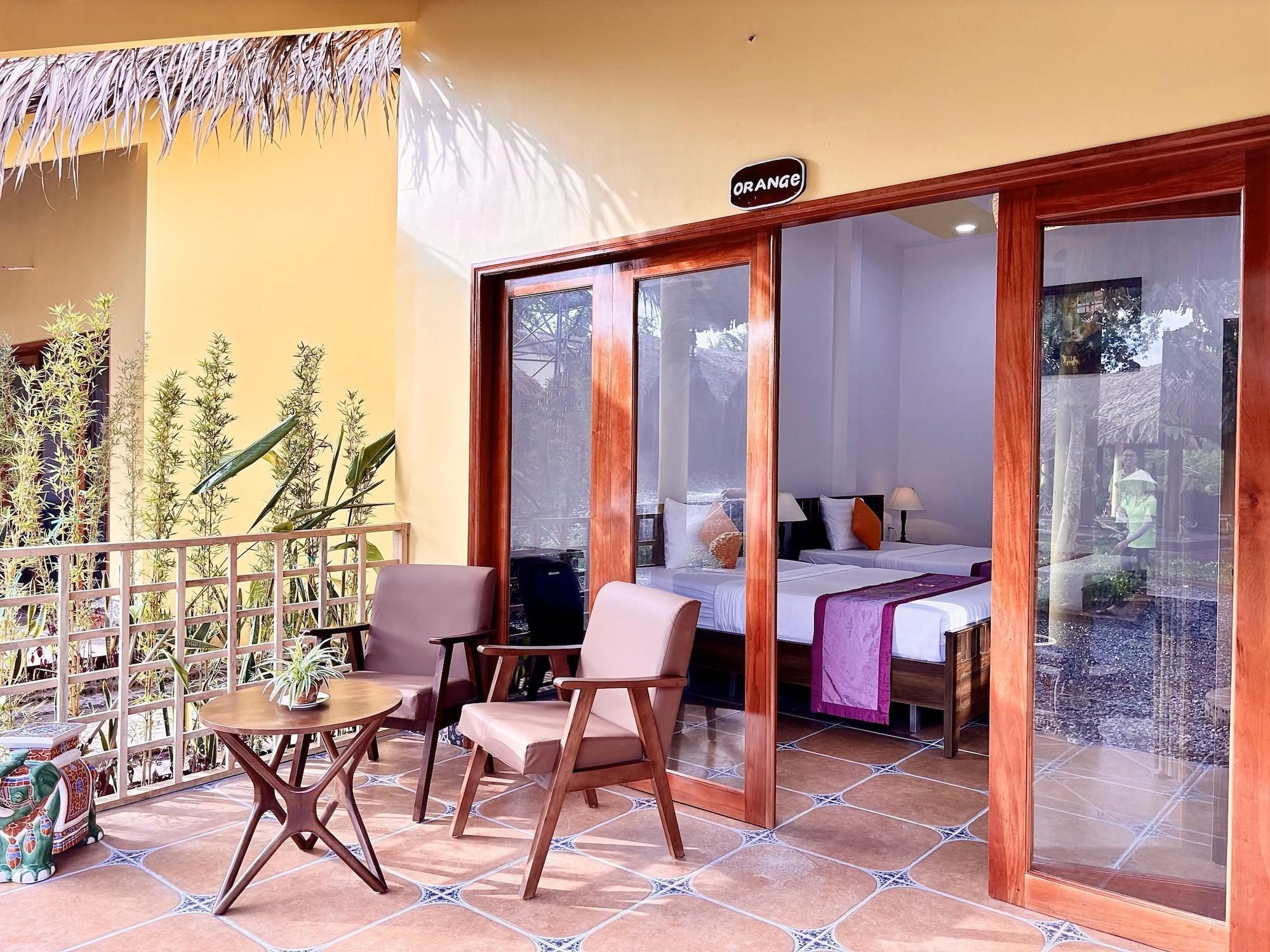 Vista Exterior Mango Home Riverside