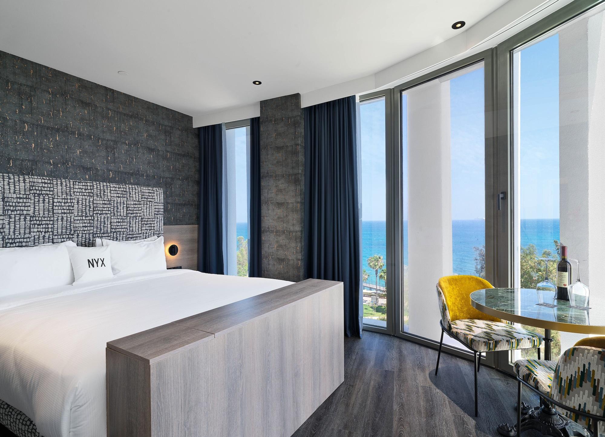 Habitación NYX Hotel Limassol