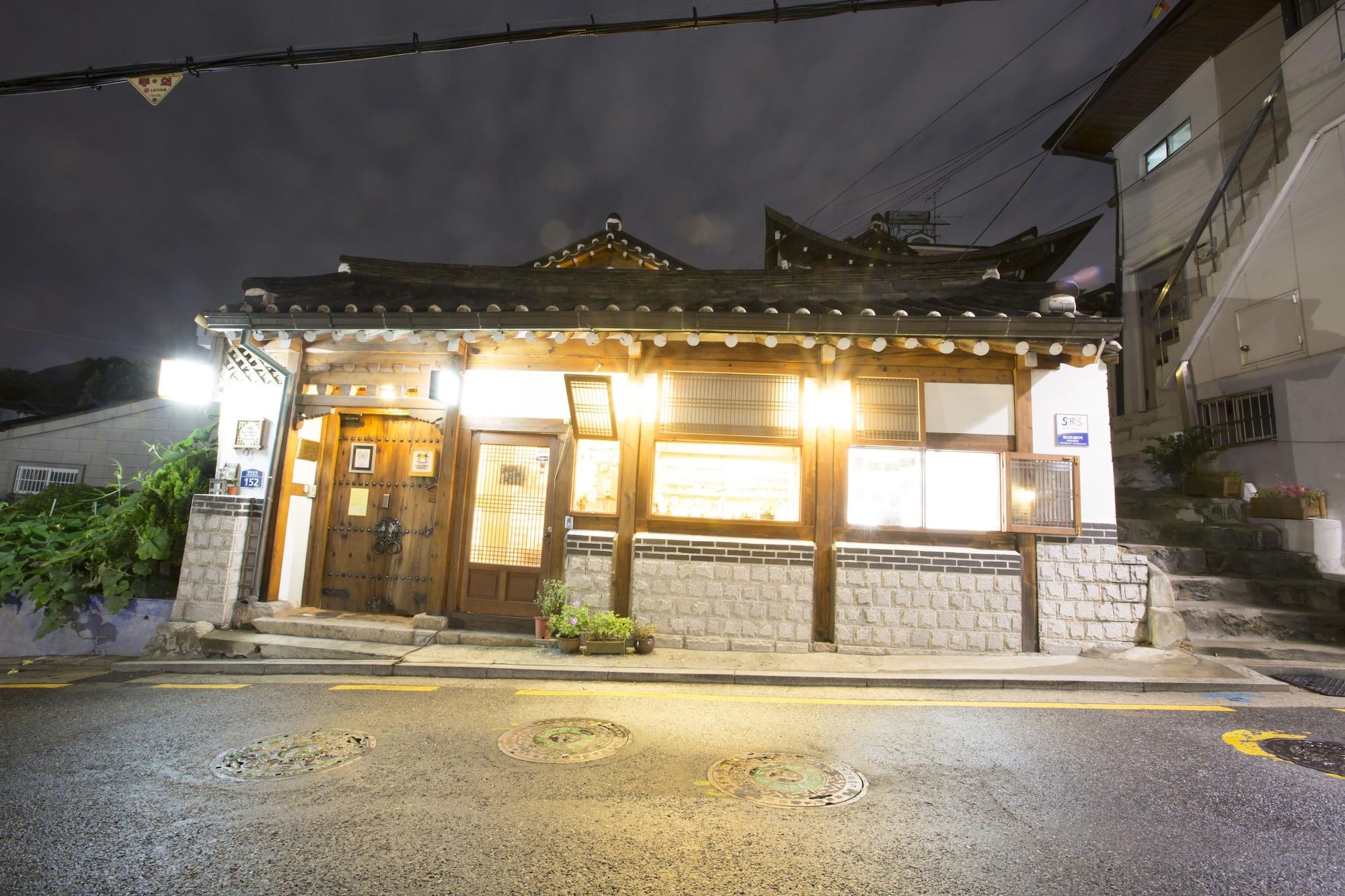 Varios Bukchonmaru Hanok Guesthouse