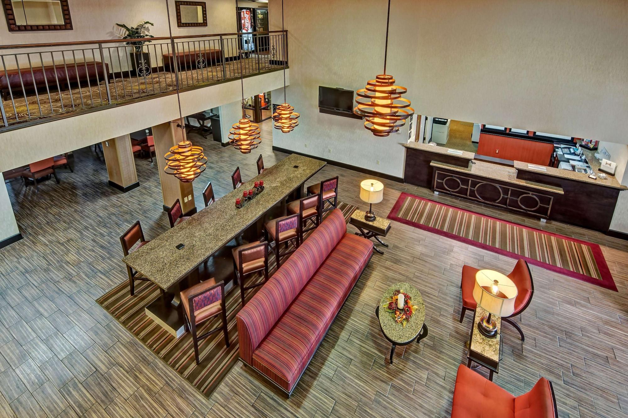 Vista Lobby Hampton Inn by Hilton Clarksville