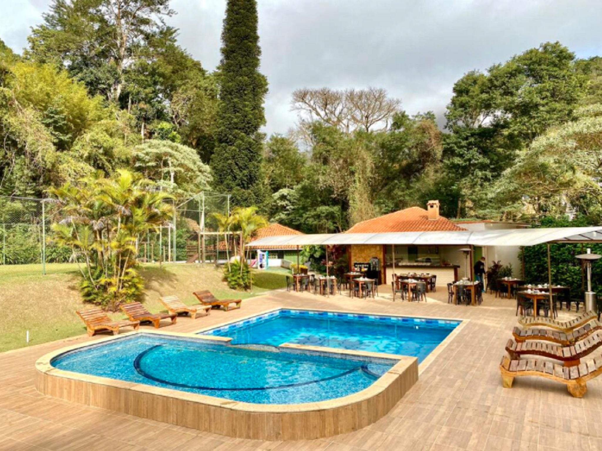 Vista Piscina Hotel Vila Bavaria