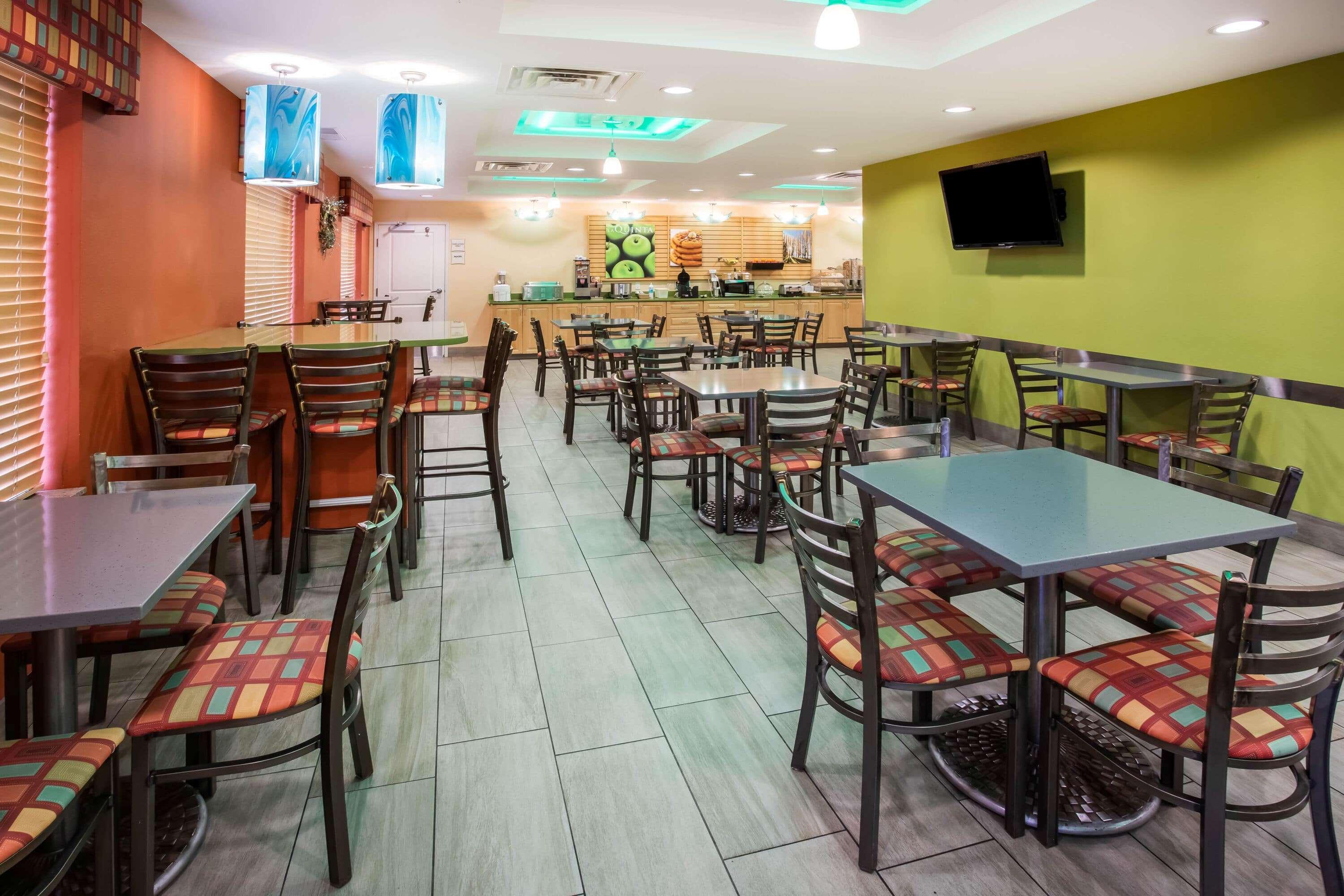 Restaurant La Quinta Inn & Suites by Wyndham Rochester Mayo Clinic S