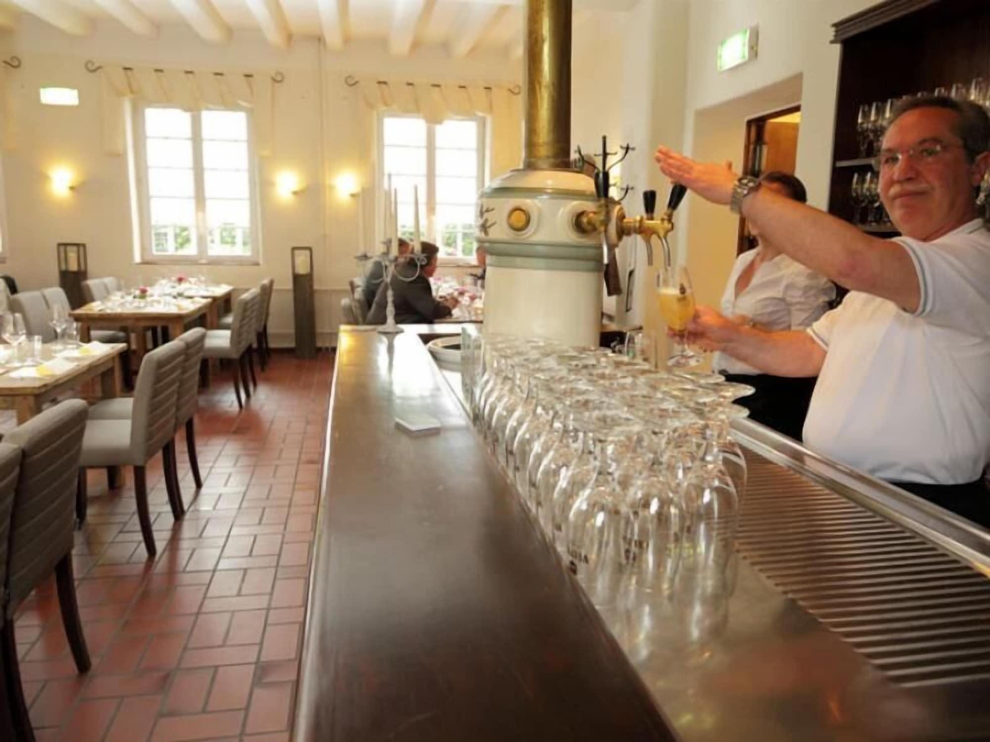 Bar/Salón Das Dycker Weinhaus