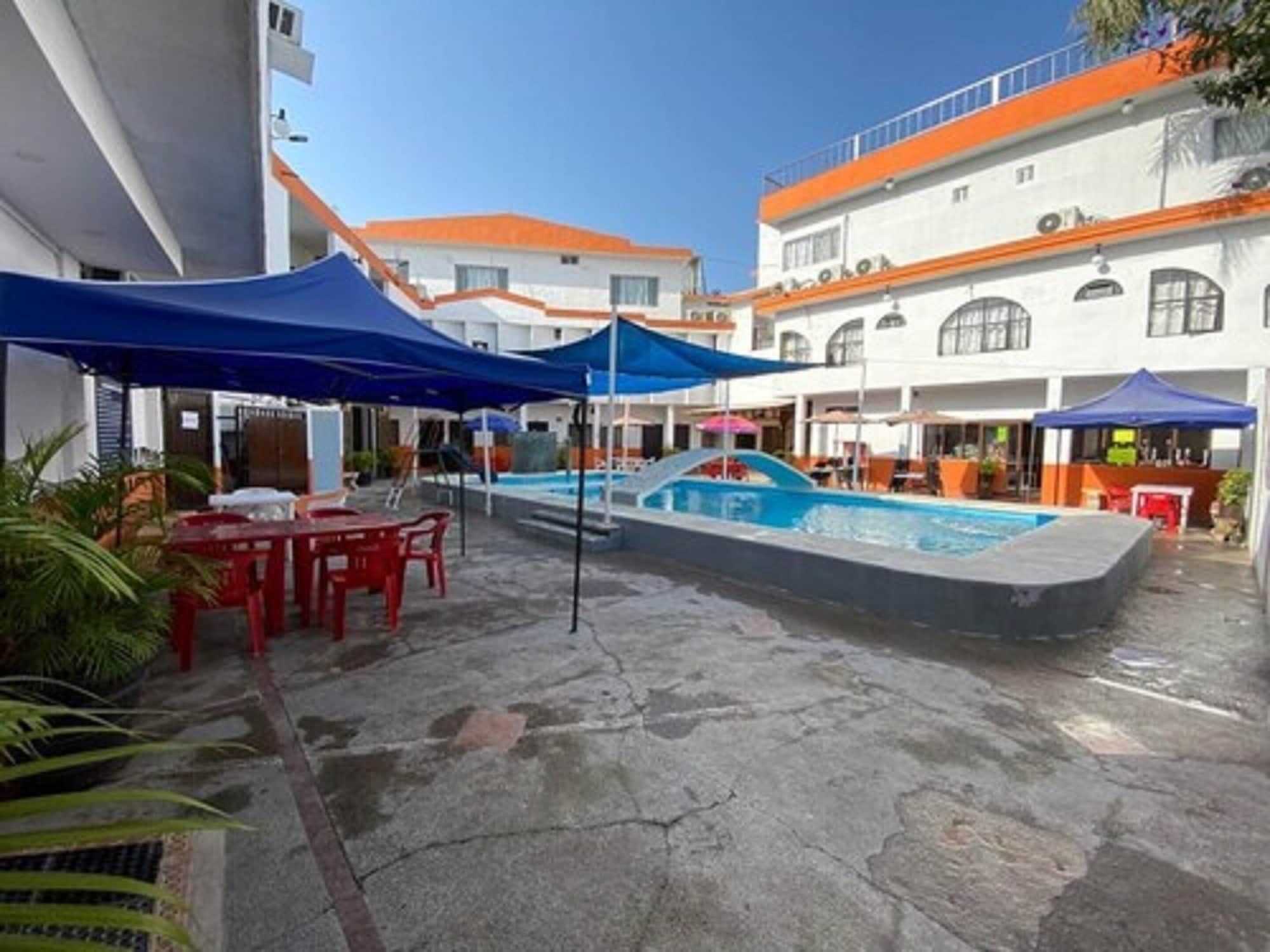 Vista Exterior Hotel Moreno