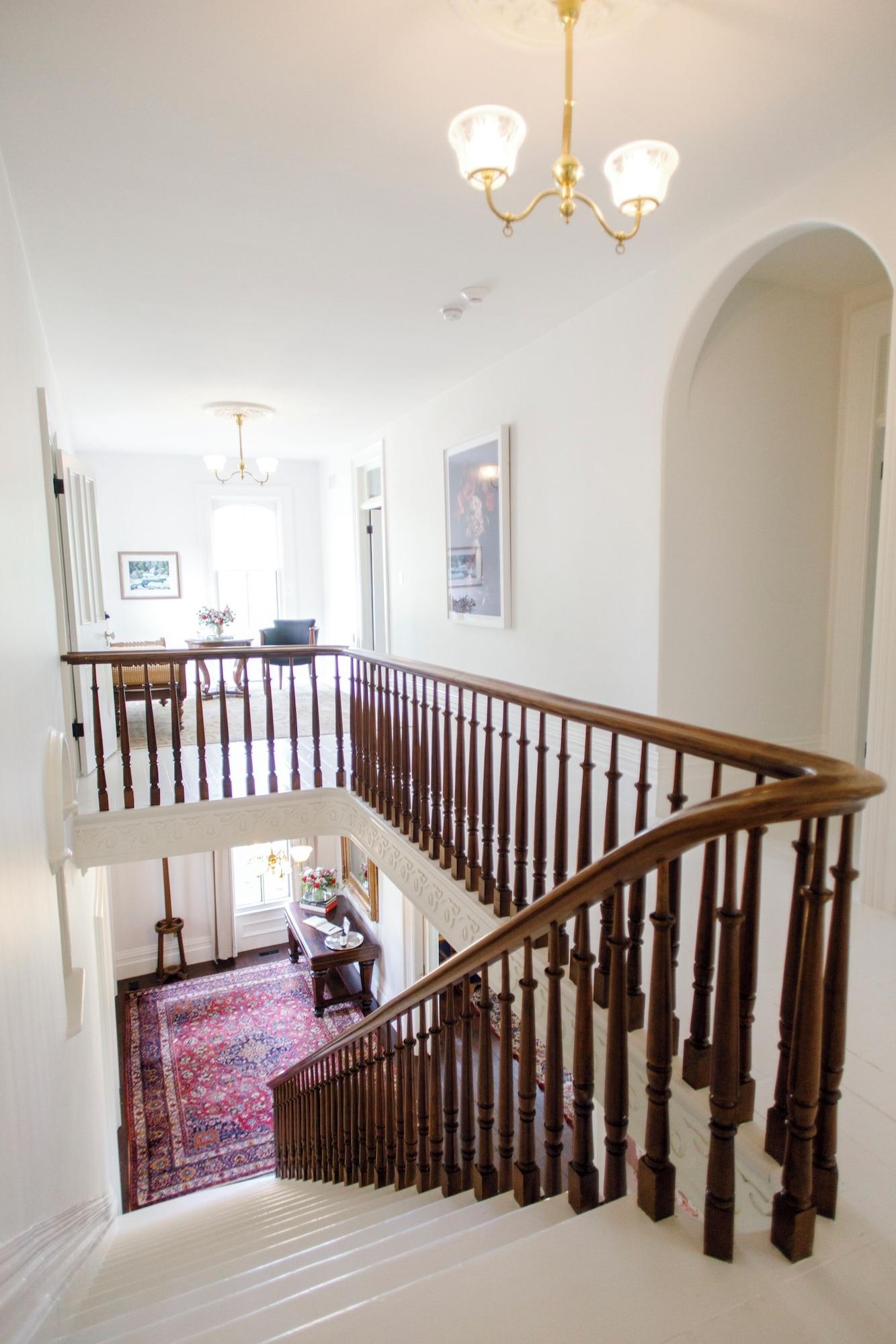Vista Lobby Woodbourne Inn