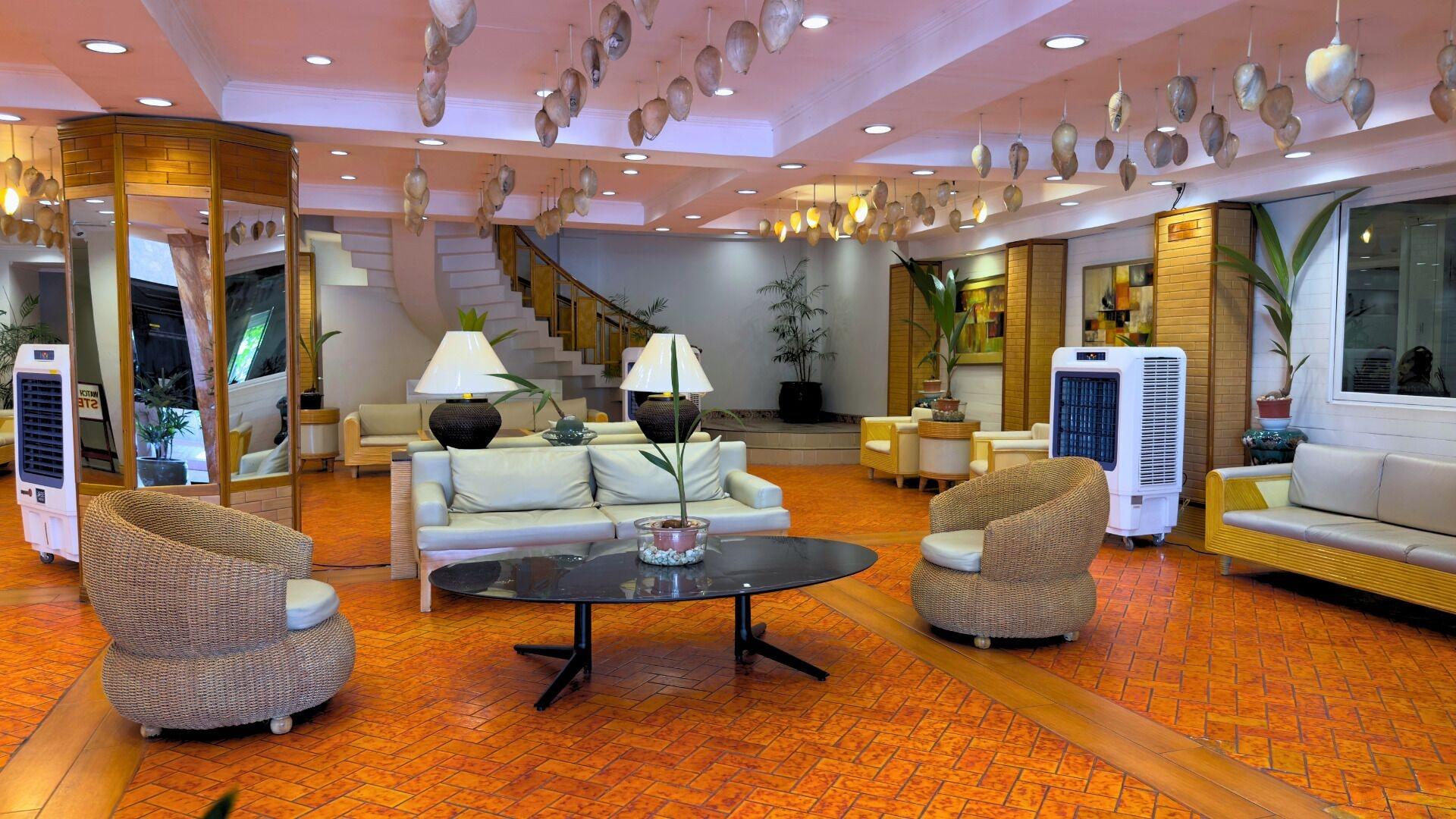 Vista Lobby Whiterock Beach Hotel + Waterpark