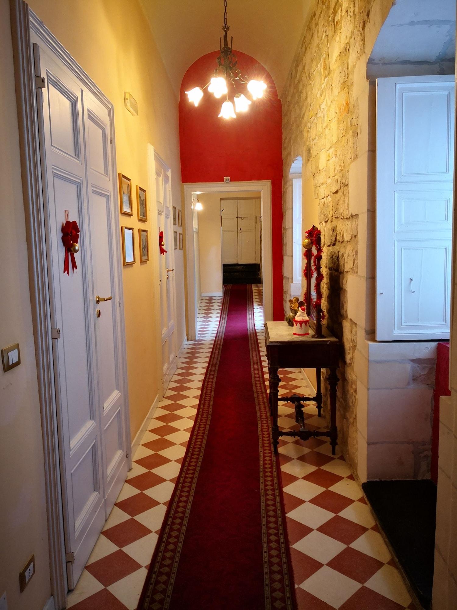 Varios Palazzo 'Il Cavaliere' - B&B di Charme