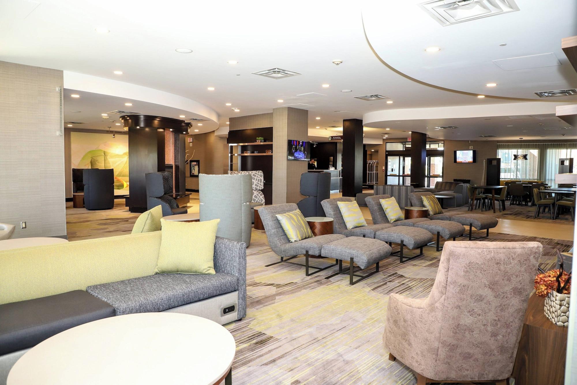 Vista Lobby Courtyard by Marriott Toronto Brampton