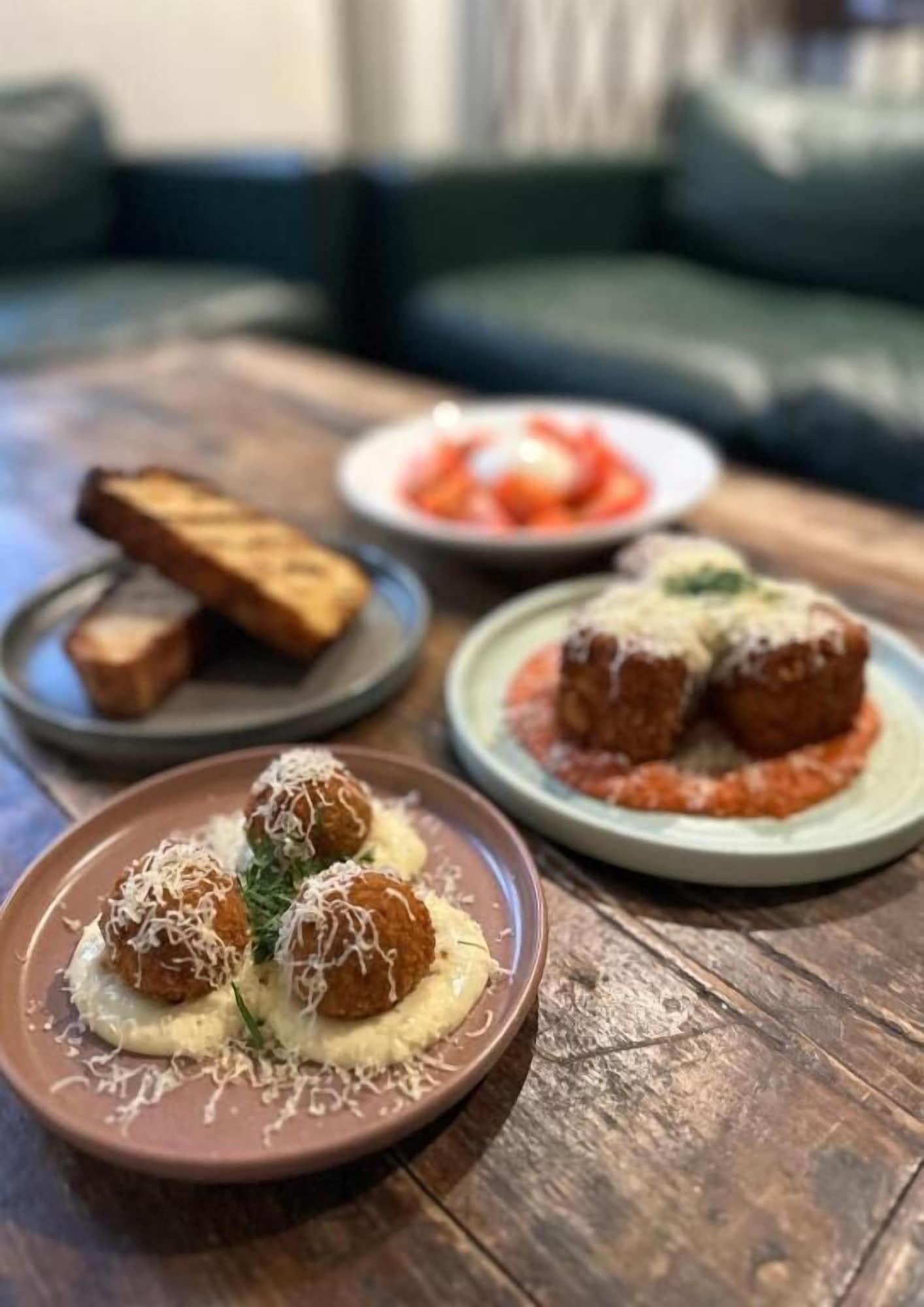 Restaurant The Richmond Hotel - Adelaide