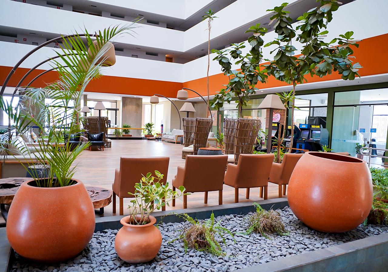 Vista Lobby Hot Beach Resort