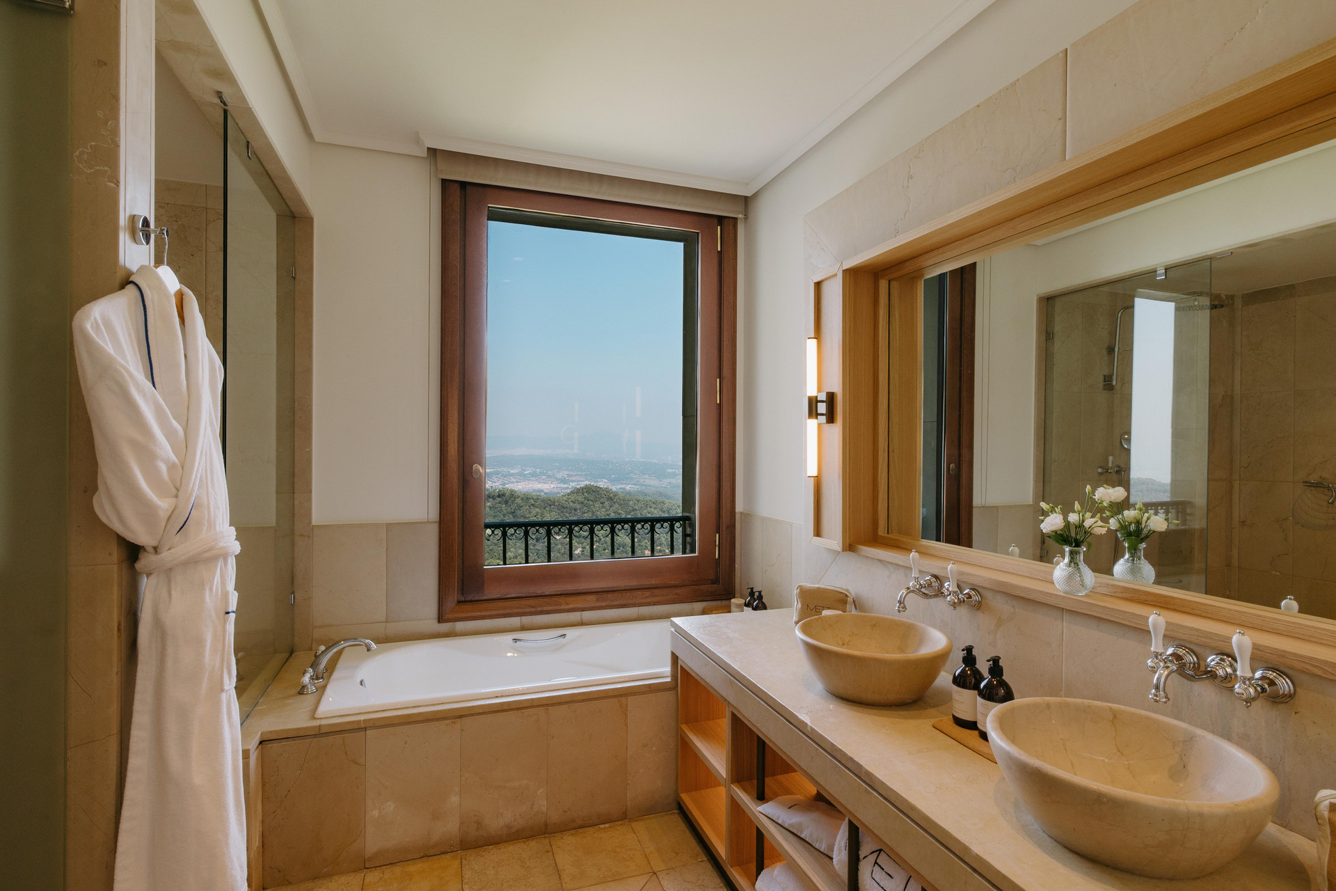 Vista Exterior METT Barcelona GL – A Leading Hotel of the World