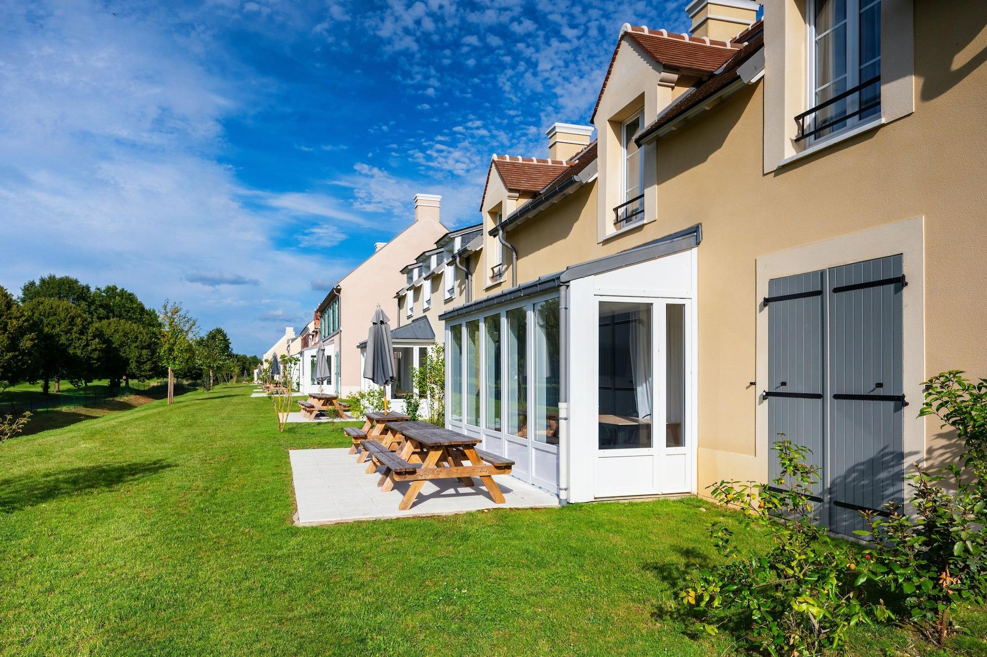 Vista Exterior Staycity Aparthotels, Near Disneyland Paris
