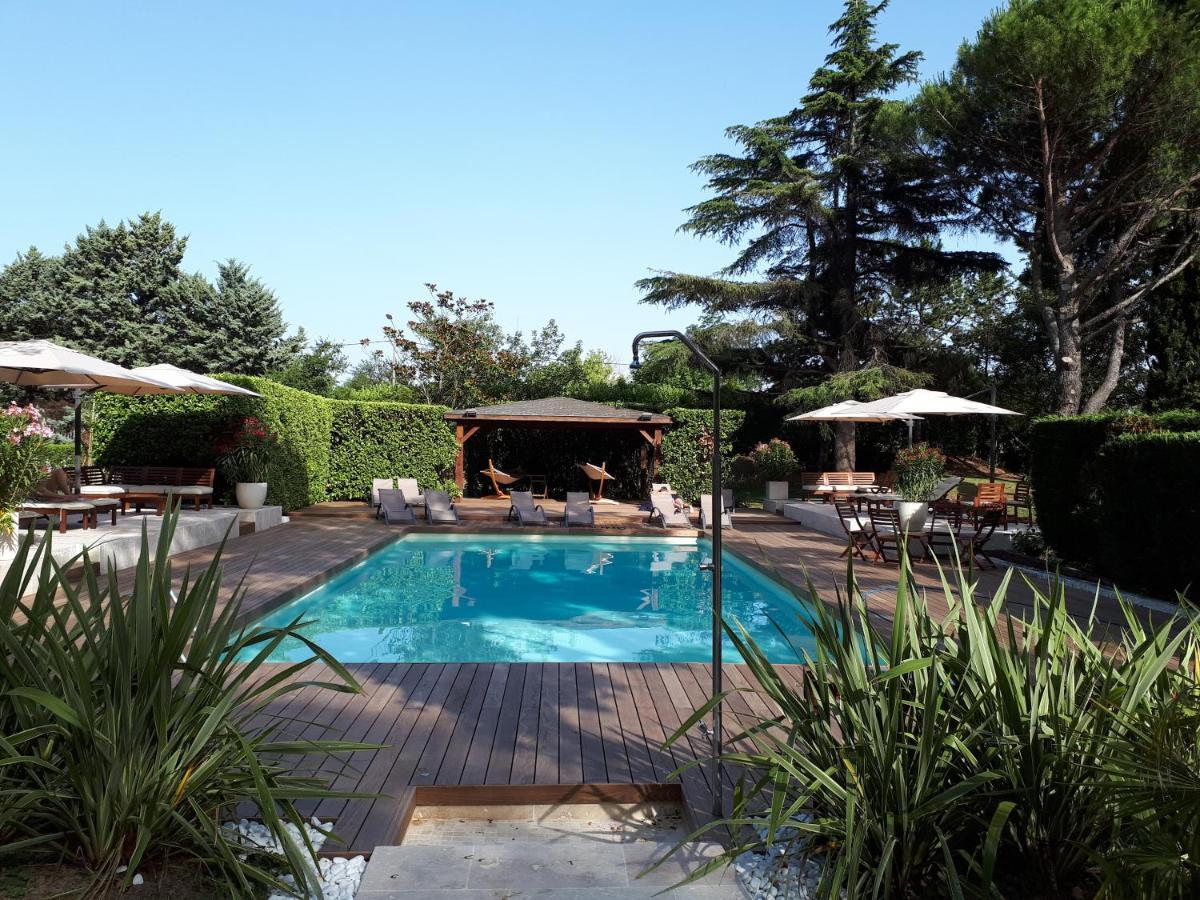 Vista Piscina Logis Hotel le Cedre de Soyons