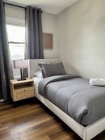 Alquiler Vacacional - Comfy 4-bedroom apartment with WiFi, AC, free parking in wonderful Hempstead