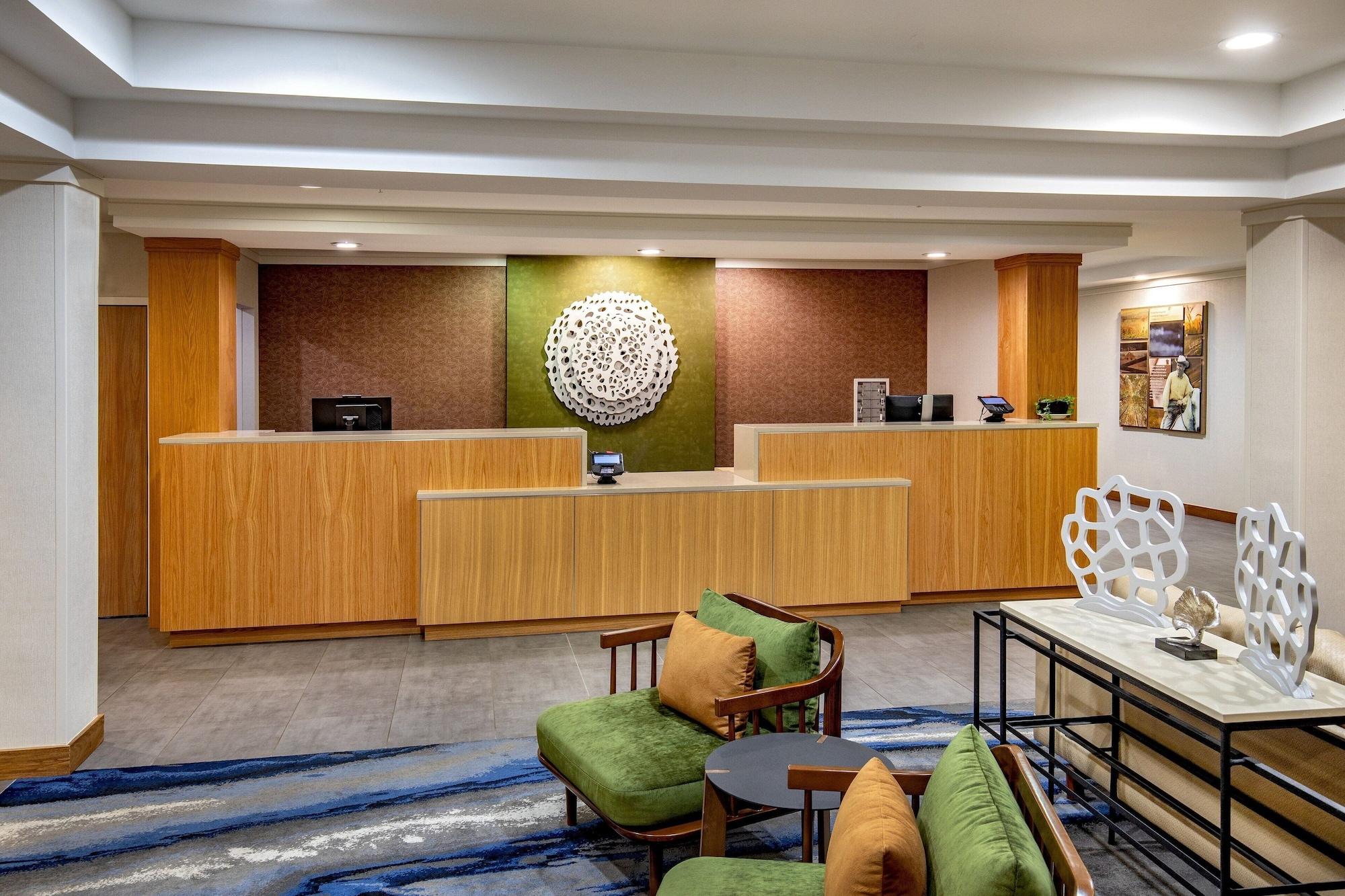 Vista Lobby Fairfield Inn & Suites by Marriott Brunswick Freeport