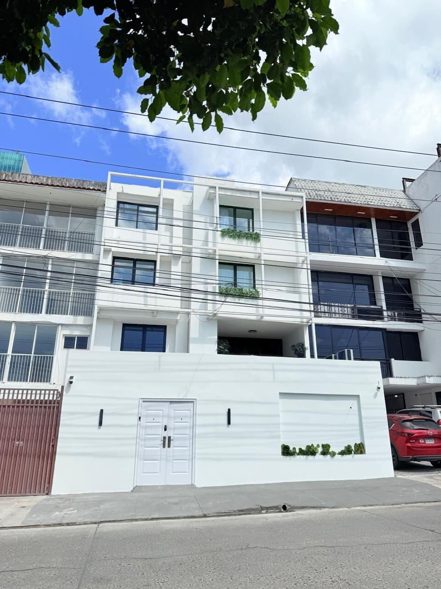 Vista Exterior ESHEL SUITES PANAMA