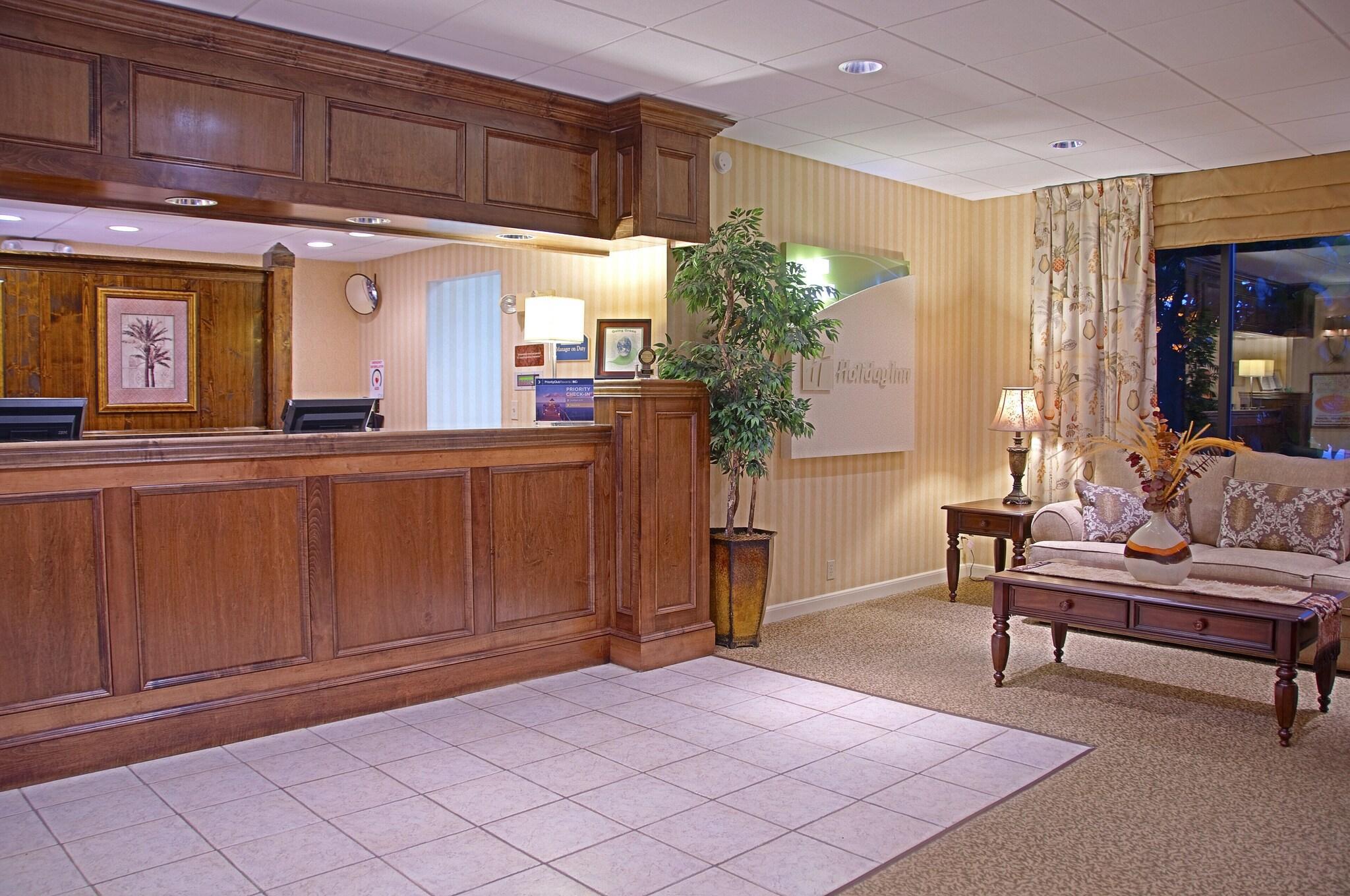 Vista Lobby Ocean Breeze Inn Vero Beach