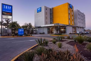 Alojamiento - TRYP by Wyndham San Luis Potosi Hotel & Suites