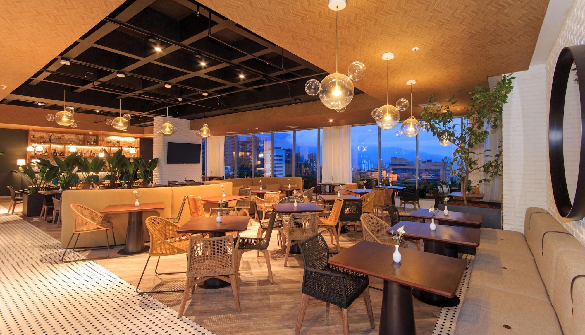 Restaurant Novotel Medellín El Tesoro