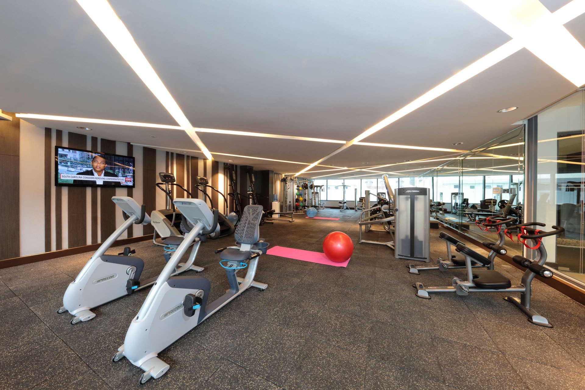 Gimnasio Makati Diamond Residences