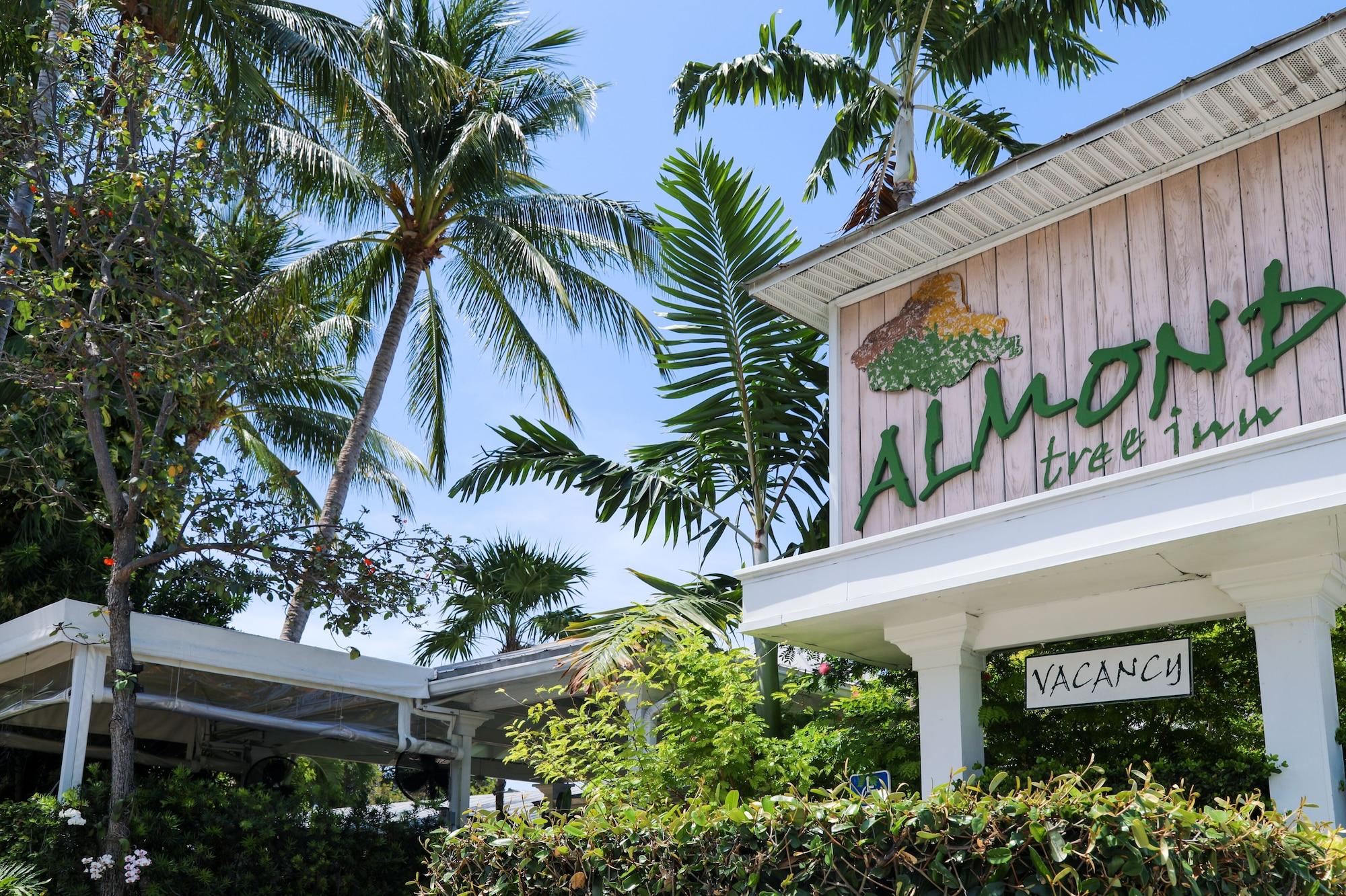 Vista Exterior Almond Tree Inn Hotel - Adults Only