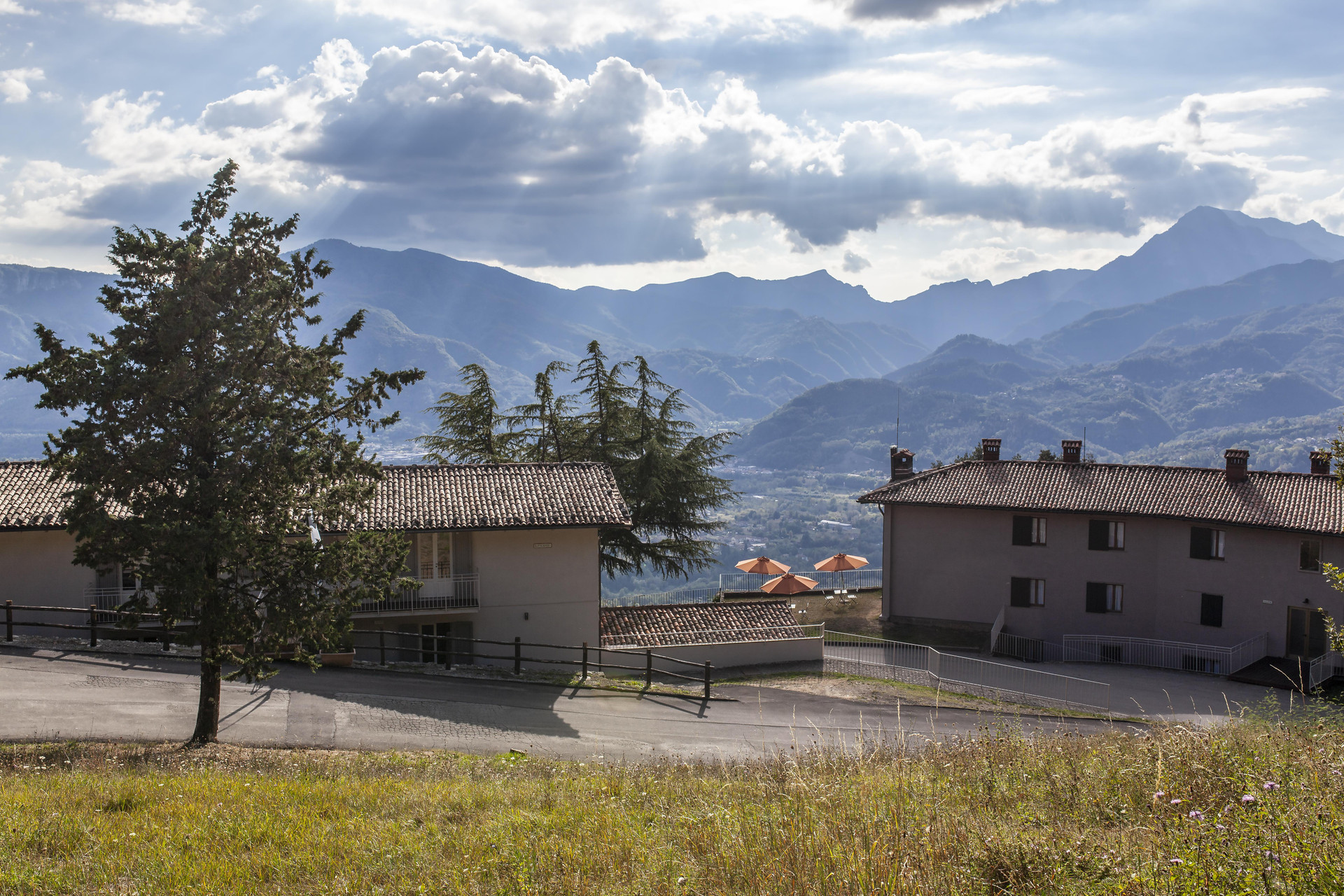 Vista Exterior Il Ciocco Hotels Hotel Diffuso