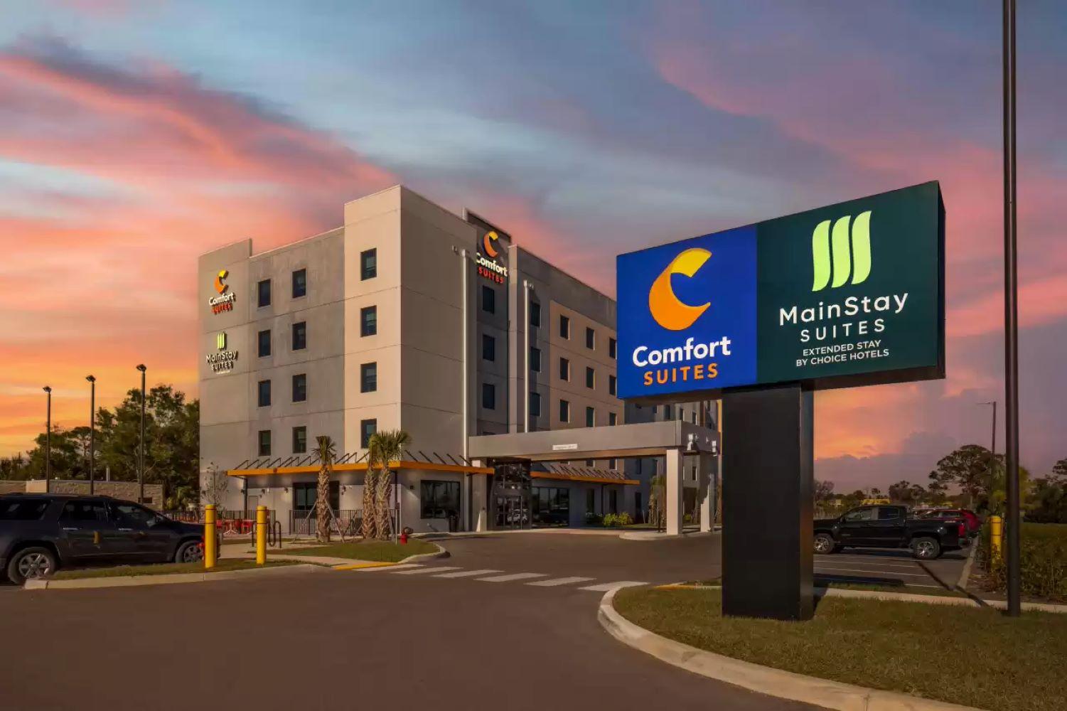 Vista Exterior Comfort Suites Fort Myers East I-75
