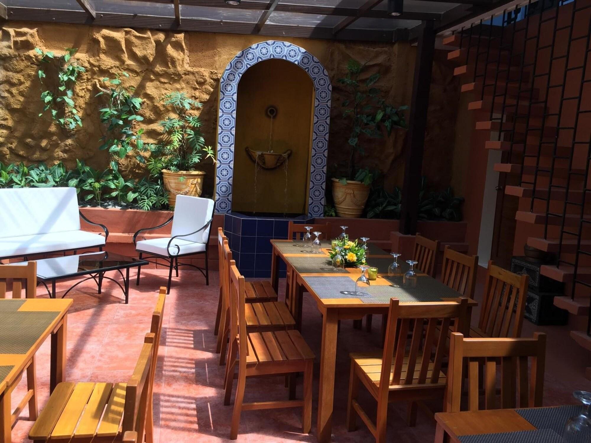 Restaurant Casa Roces Bed and Breakfast