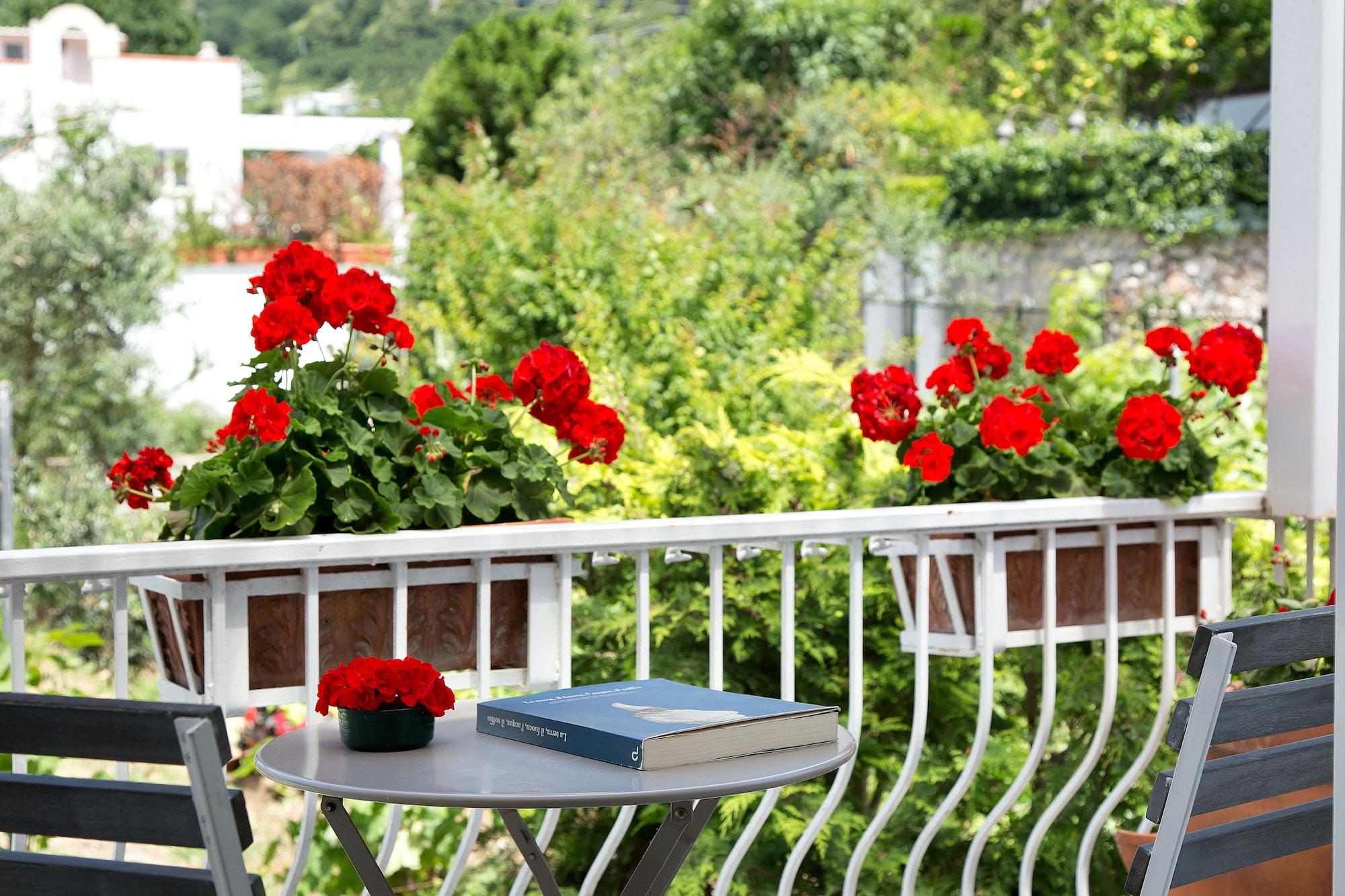 Vista Piscina Riolinciano14 B&B