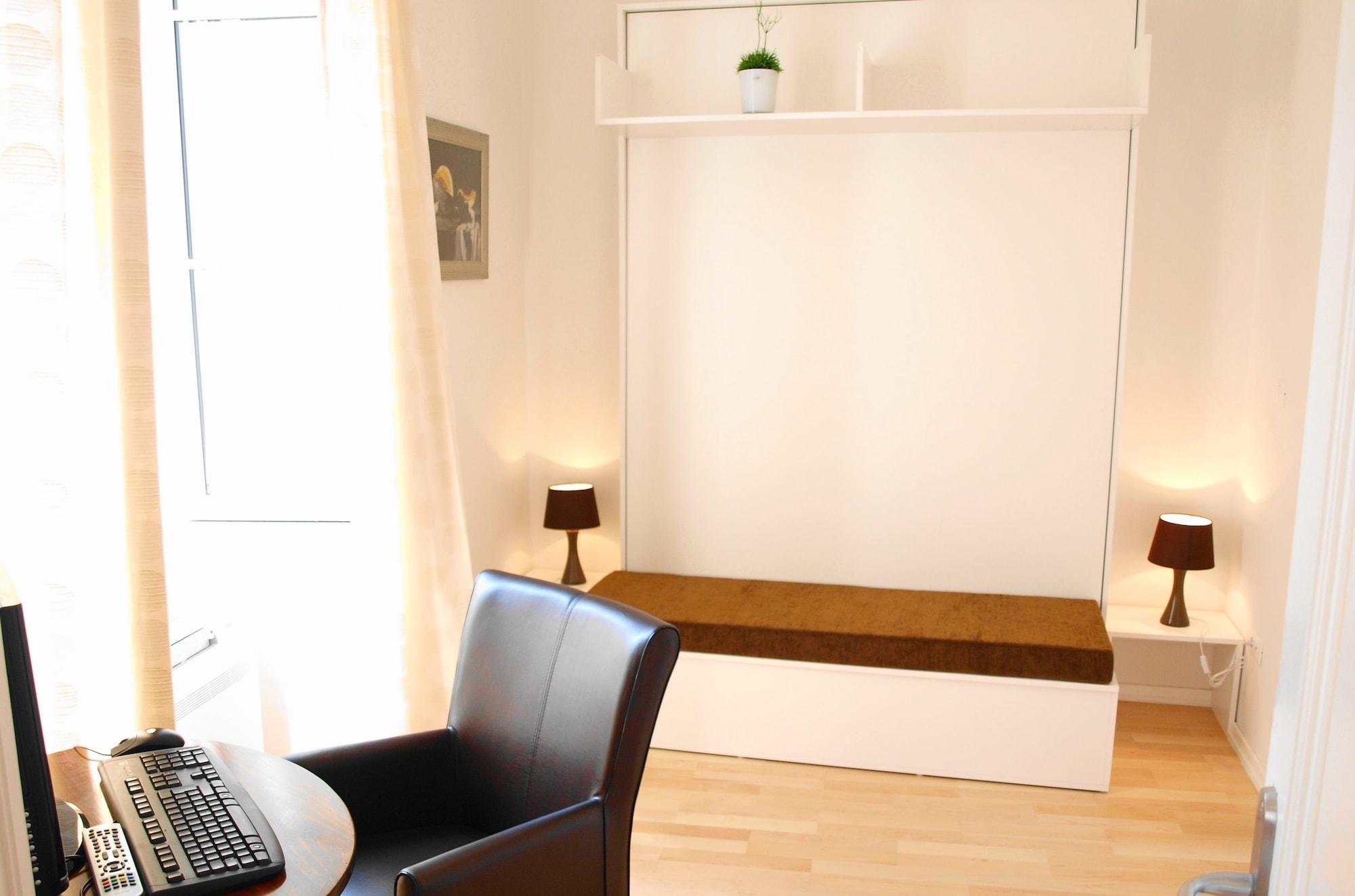 Set de Habitación MirÓ Studio Apartments