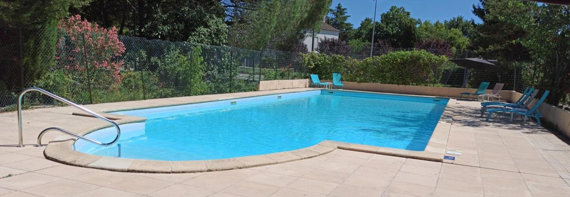 Vista Piscina Le Prince Noir