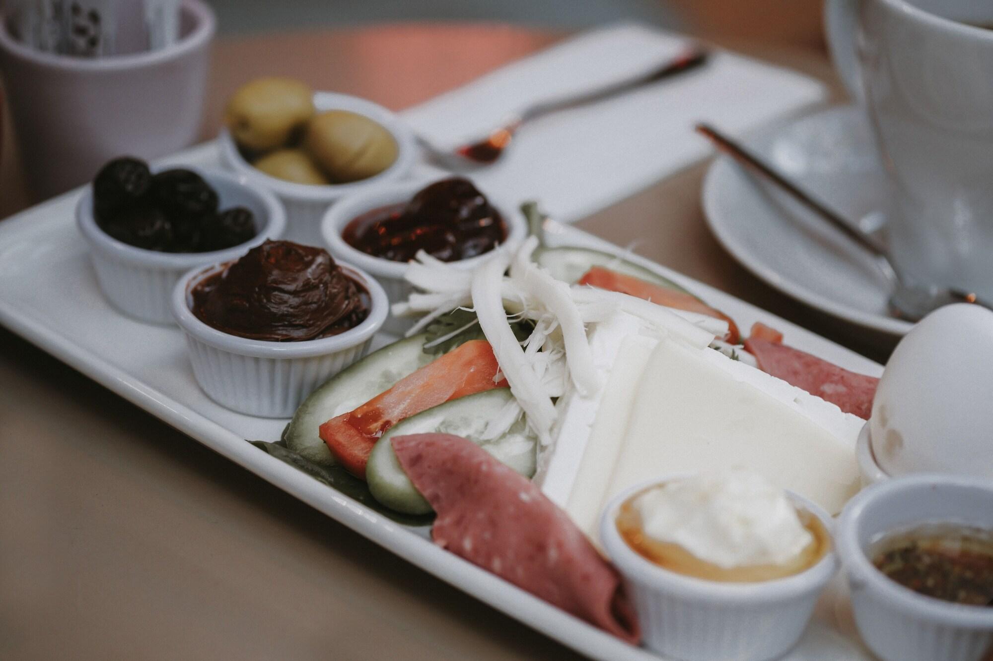 Restaurant Pandan Karakoy Suit