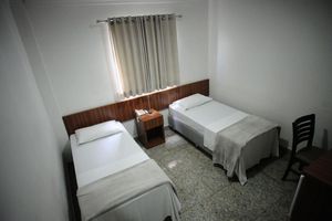 Alojamiento - BOMBONATO HOTEL - Fácil Acesso ao Aeroporto e parque de Exposições ABCZ