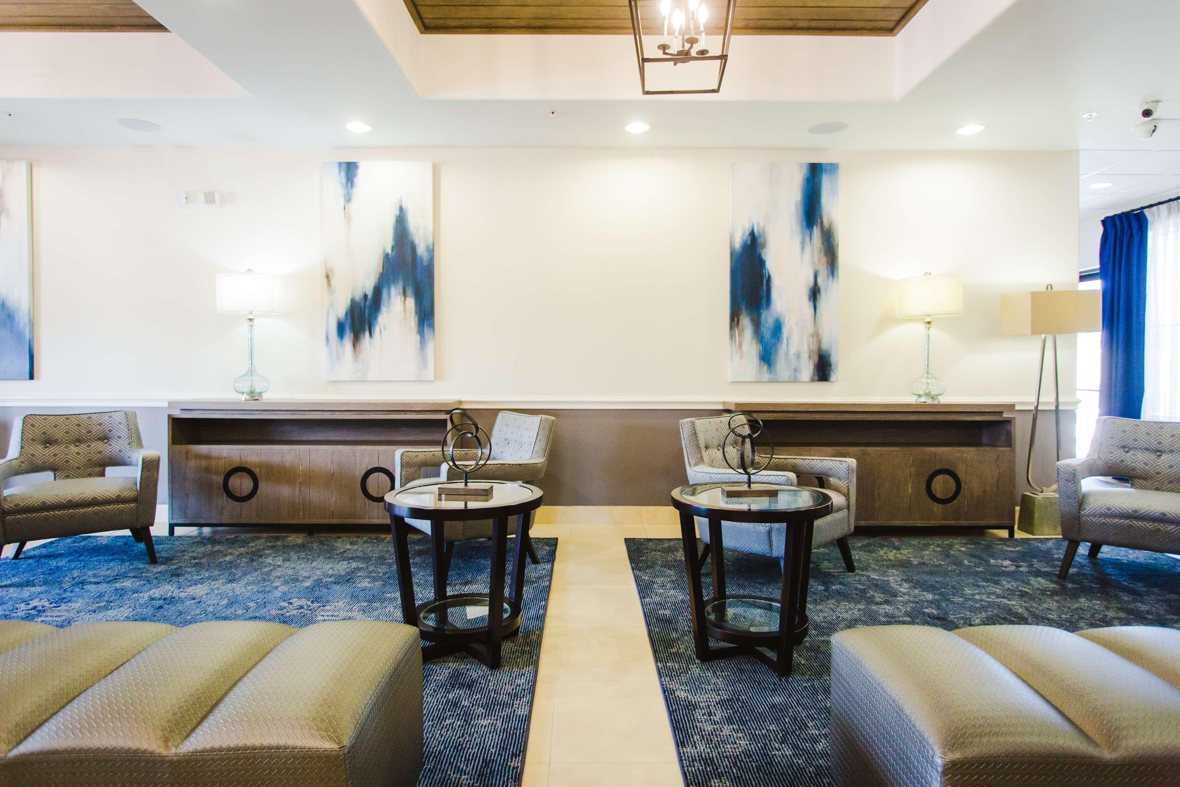 Vista Lobby Best Western Sugarland Inn