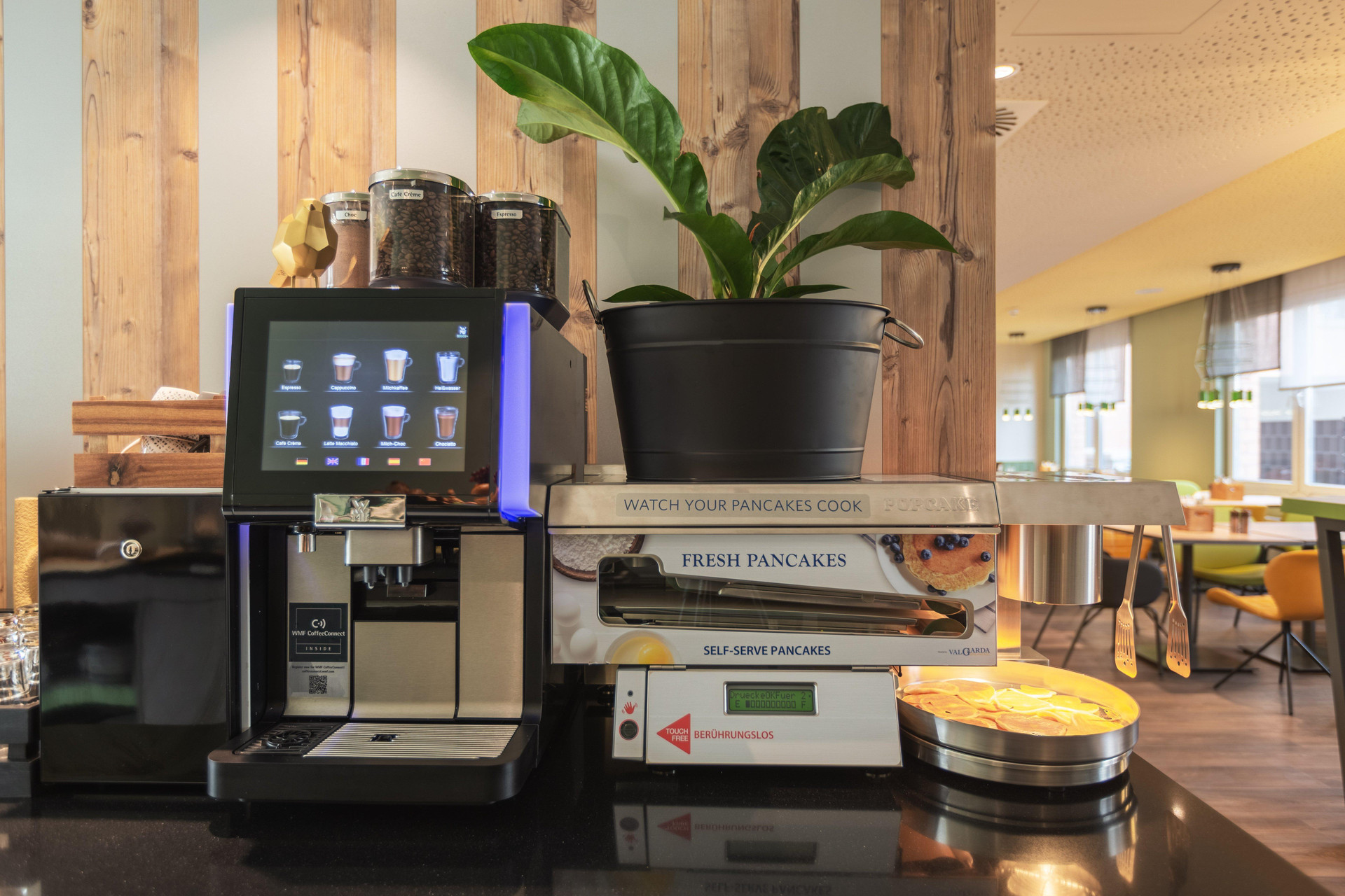 Restaurant Holiday Inn – the niu, Mill Cologne Mülheim by IHG