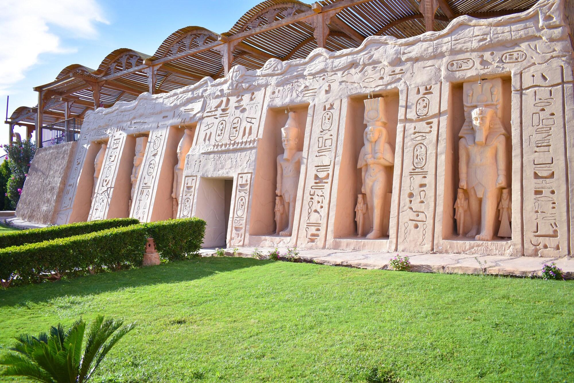 Vista Exterior Parrotel Aquapark Resort